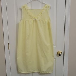 Sears Pretty Lightweight Yellow Nightgown!!